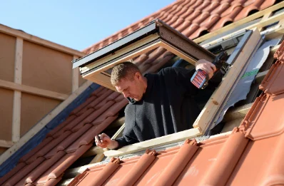 Pose de fenêtres de toit Velux à Thénioux